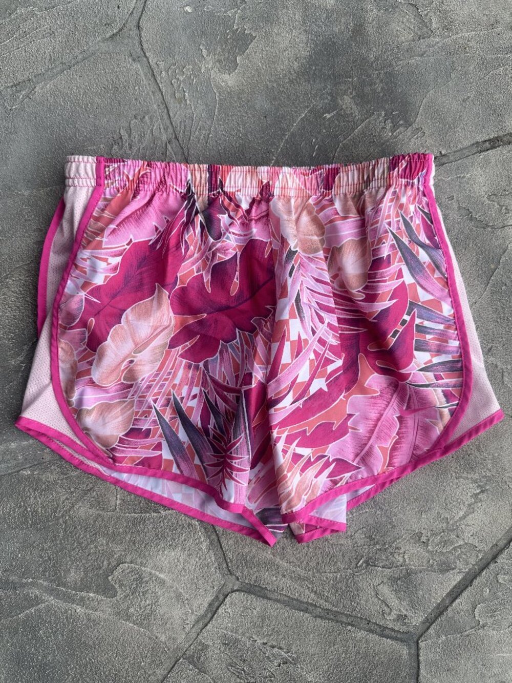 Nike Girls' Dri-FIT Tempo Pink Tropical Leaf Print Running Shorts - YL/Womens XS